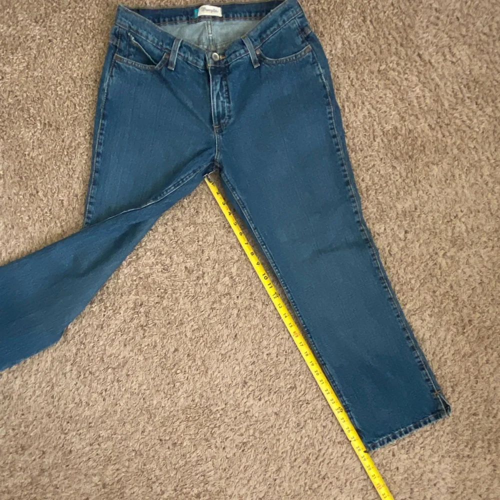 Women’s Wranglers size 11/12 x 30